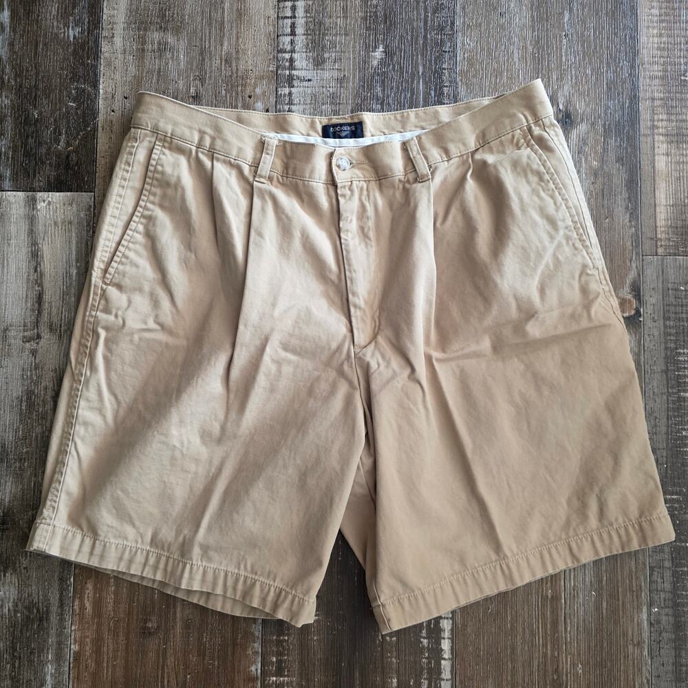 Dockers Core Double Pleat Khaki Shorts Men's Size 38
